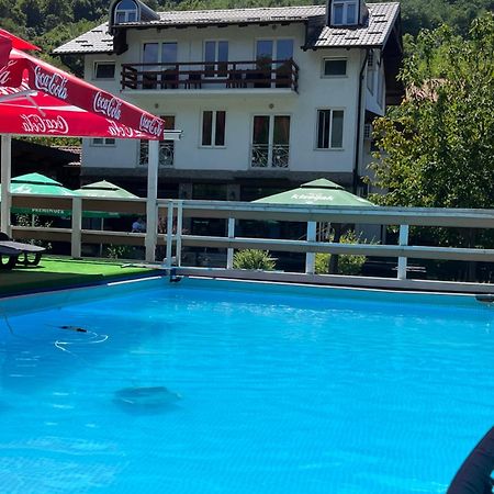 Rooms And Apartments Neron Bihac Lohovo Esterno foto