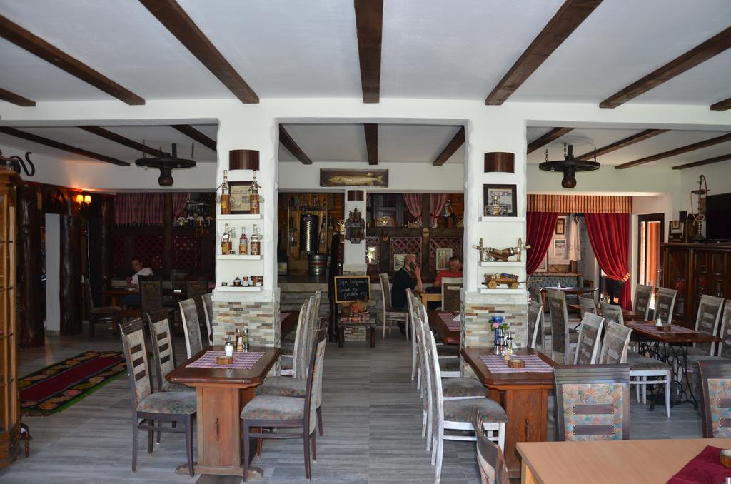 Rooms And Apartments Neron Bihac Lohovo Esterno foto