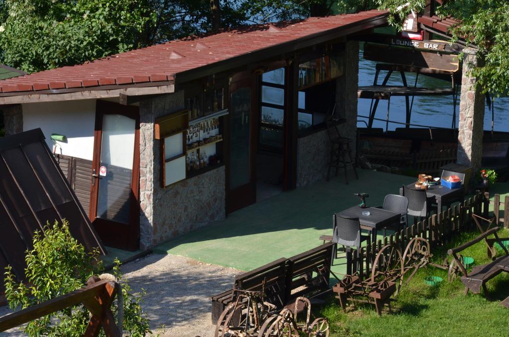 Rooms And Apartments Neron Bihac Lohovo Esterno foto