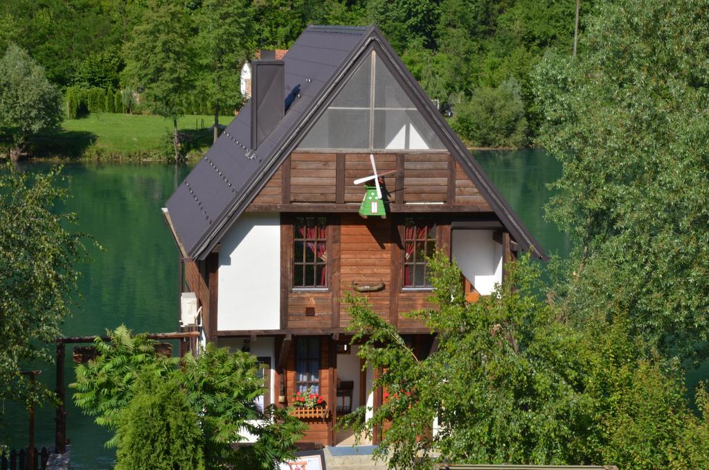 Rooms And Apartments Neron Bihac Lohovo Esterno foto