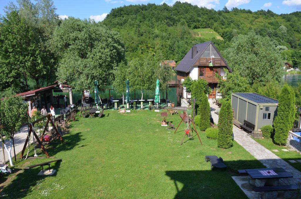 Rooms And Apartments Neron Bihac Lohovo Esterno foto