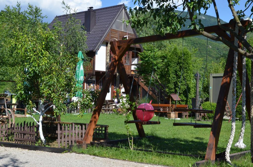 Rooms And Apartments Neron Bihac Lohovo Esterno foto