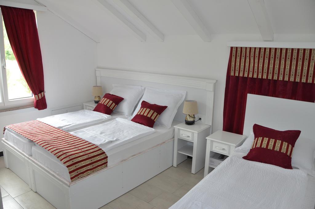 Rooms And Apartments Neron Bihac Lohovo Esterno foto