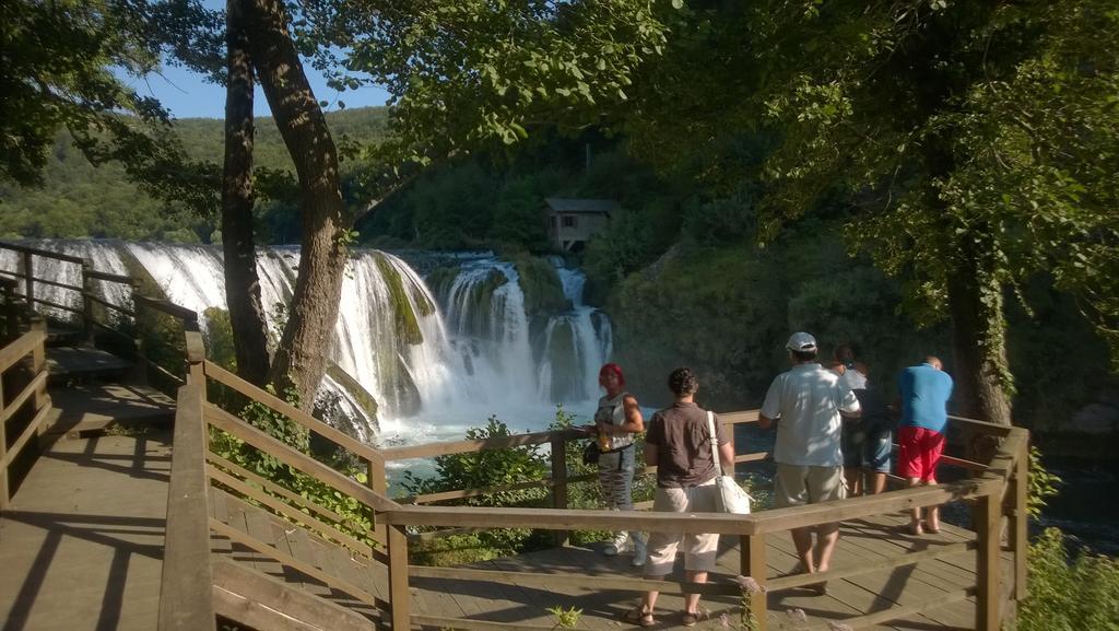 Rooms And Apartments Neron Bihac Lohovo Esterno foto