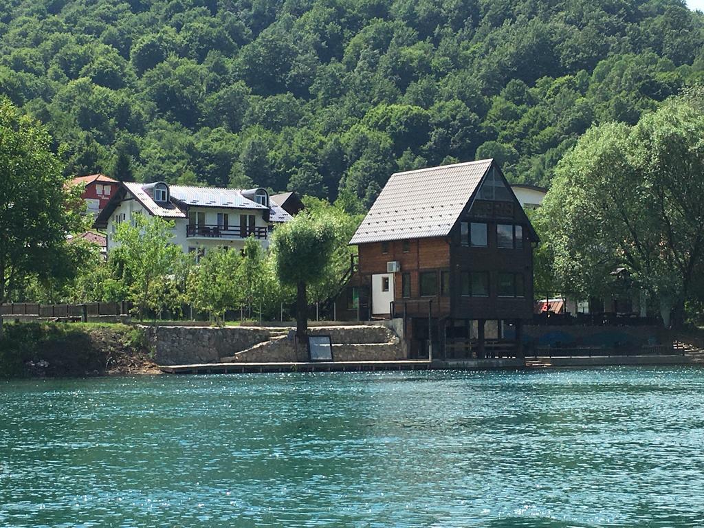 Rooms And Apartments Neron Bihac Lohovo Esterno foto