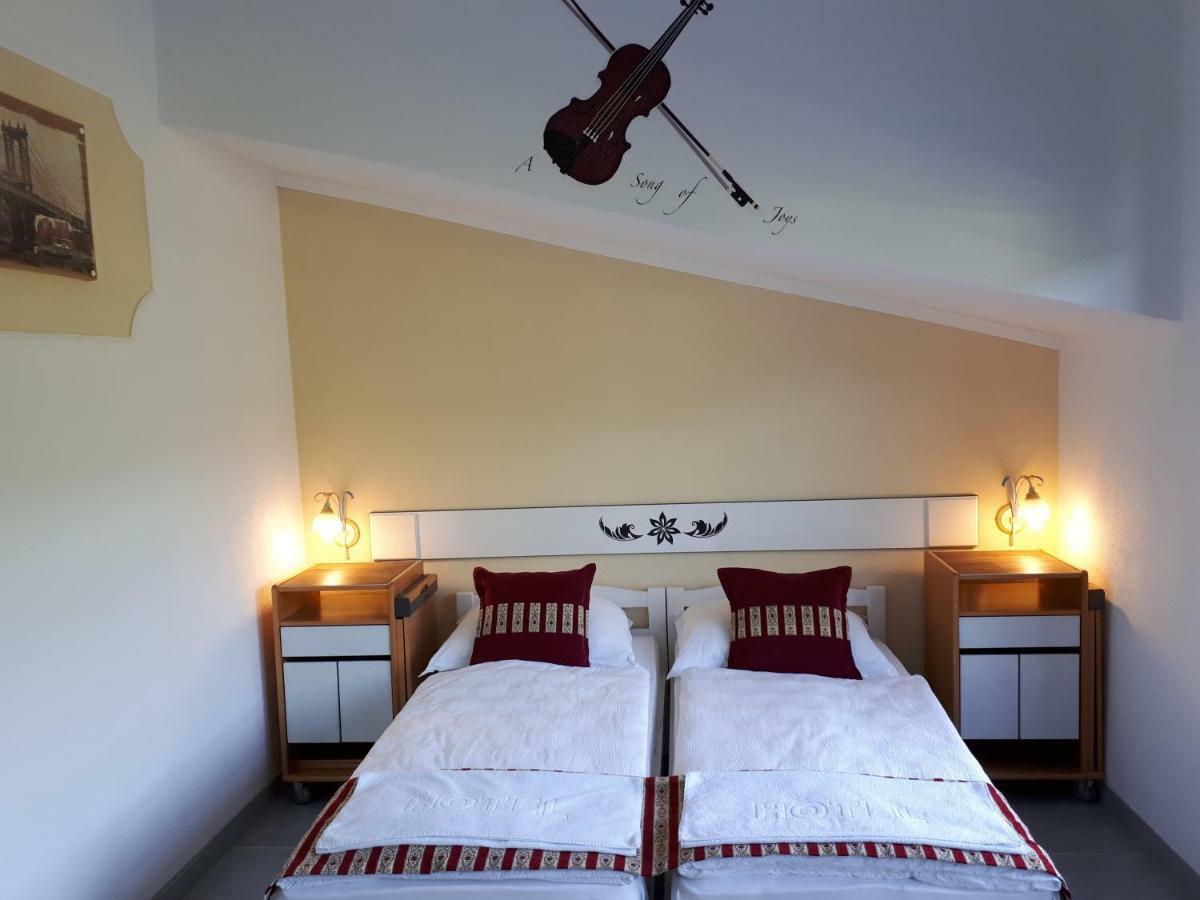 Rooms And Apartments Neron Bihac Lohovo Esterno foto